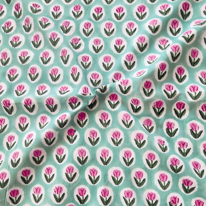インド ブロックプリント生地 [50cm単位切り売り] ピンクチューリップ on ミントグリーン 花 SA IF0469 | 2枚目