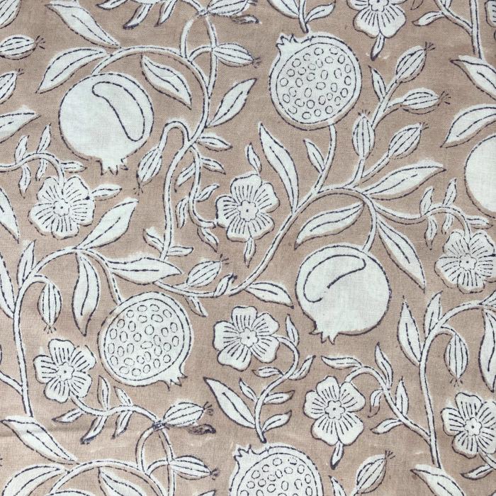 インド ブロックプリント生地 [50cm単位]  サンガネリ ザクロ on ベージュ 花 フラワー PP IF0498 | 2枚目