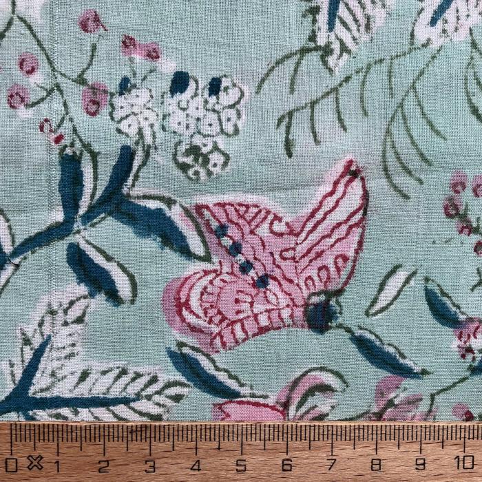 インド ブロックプリント生地 [50cm単位切売] サンガネリ バラと蝶々 on ライトブルー ローズ 薔薇IF0510 | 4枚目