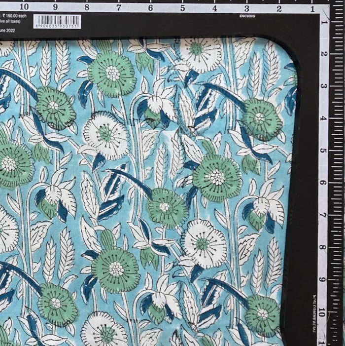 インド ブロックプリント生地 [50cm単位切売] サンガネリ 白&緑フラワー on ブルーIF0522 | 3枚目
