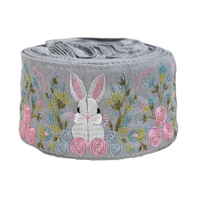 インド刺繍リボン50cm切り売り 花園の白うさぎ グレー地 6.5cm幅 HC ラビット バニー 兎 R-0810