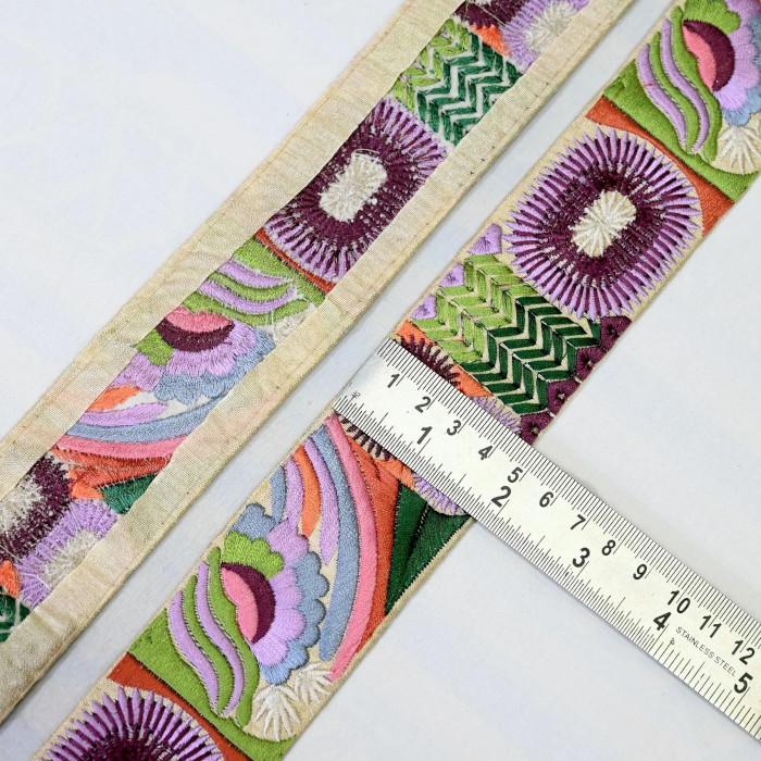 インド刺繍リボン50cm切り売り ボーホーフラワー パープル 4.8cm幅 花 HC ボヘミアン R-0837 | 4枚目