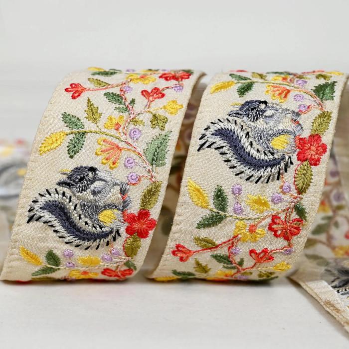 インド刺繍リボン50cm切り売り リスの森 ベージュ 5cm幅 花 HC 栗鼠 りす 秋 冬 動物 R-0786 | 3枚目