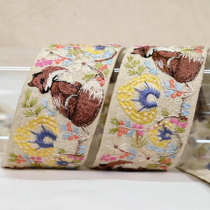 インド刺繍リボン50cm切り売り キツネの森 クリームイエロー 5cm幅 花 HC 狐 きつね R-0789 | 3枚目